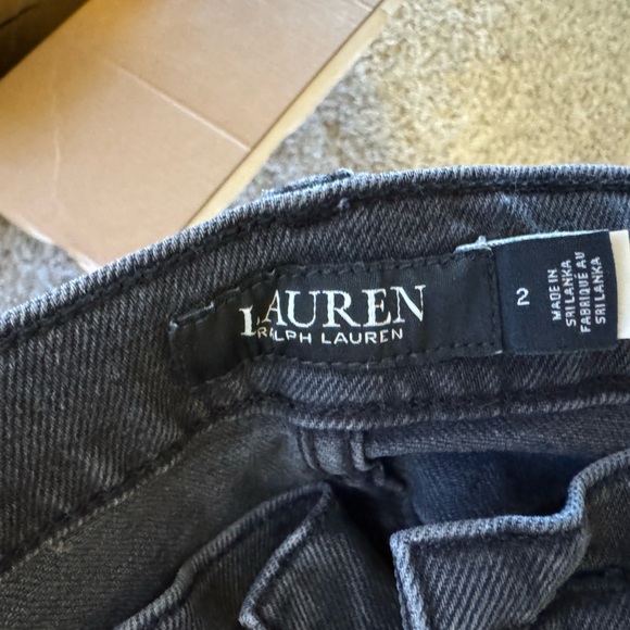 Ralph Lauren, Size 2 Black crop. - Picture 3 of 3